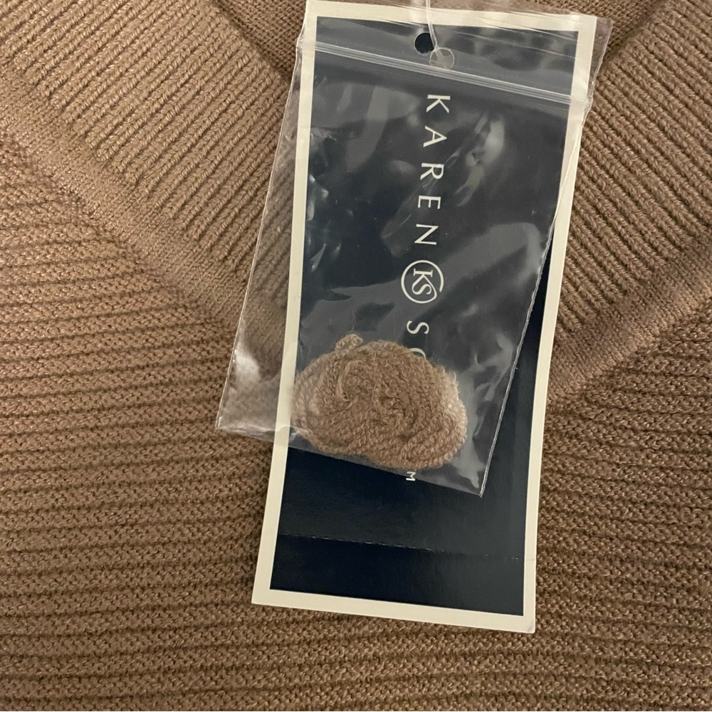 Tan V-Neck Sweater by Karen Scott Size: Small NWT!! 🤎 - Picture 12 of 16